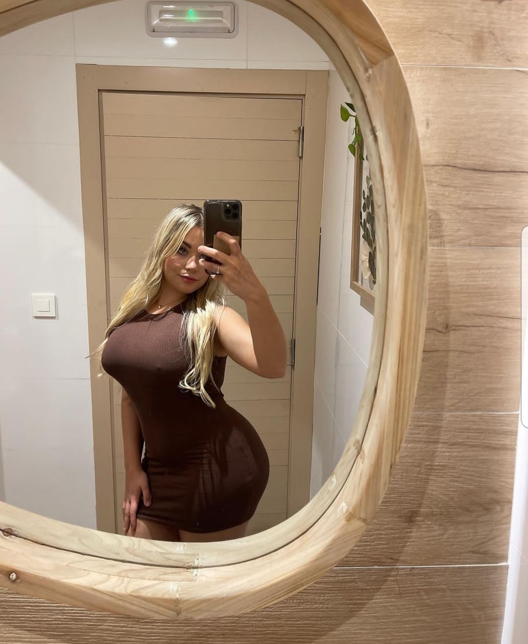 Zmysłowa dziewczyna