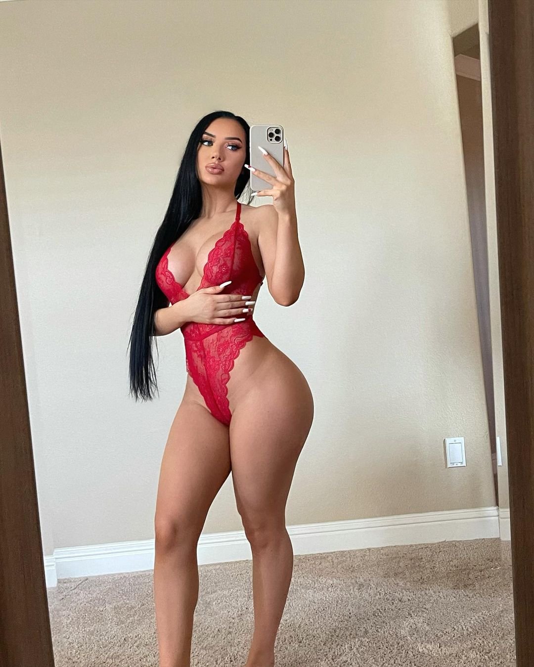 Tajemnicza dziewczyna