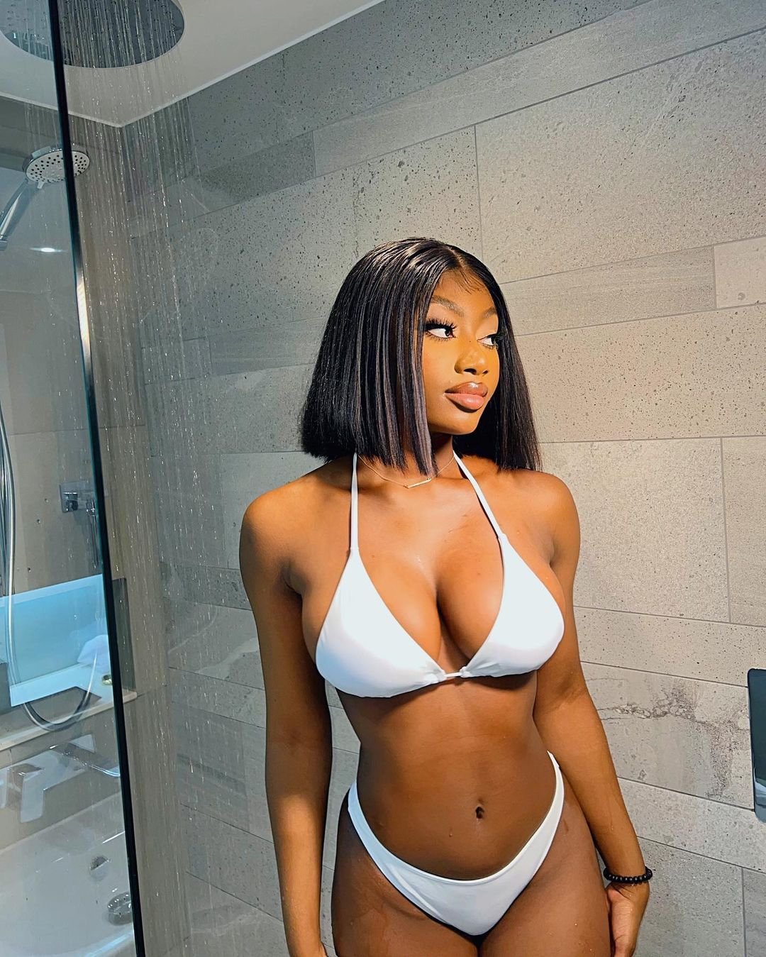 Tajemnicza dziewczyna