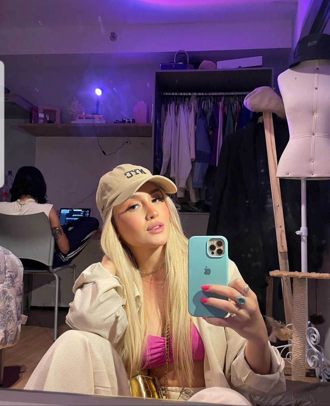 Zmysłowa dziewczyna