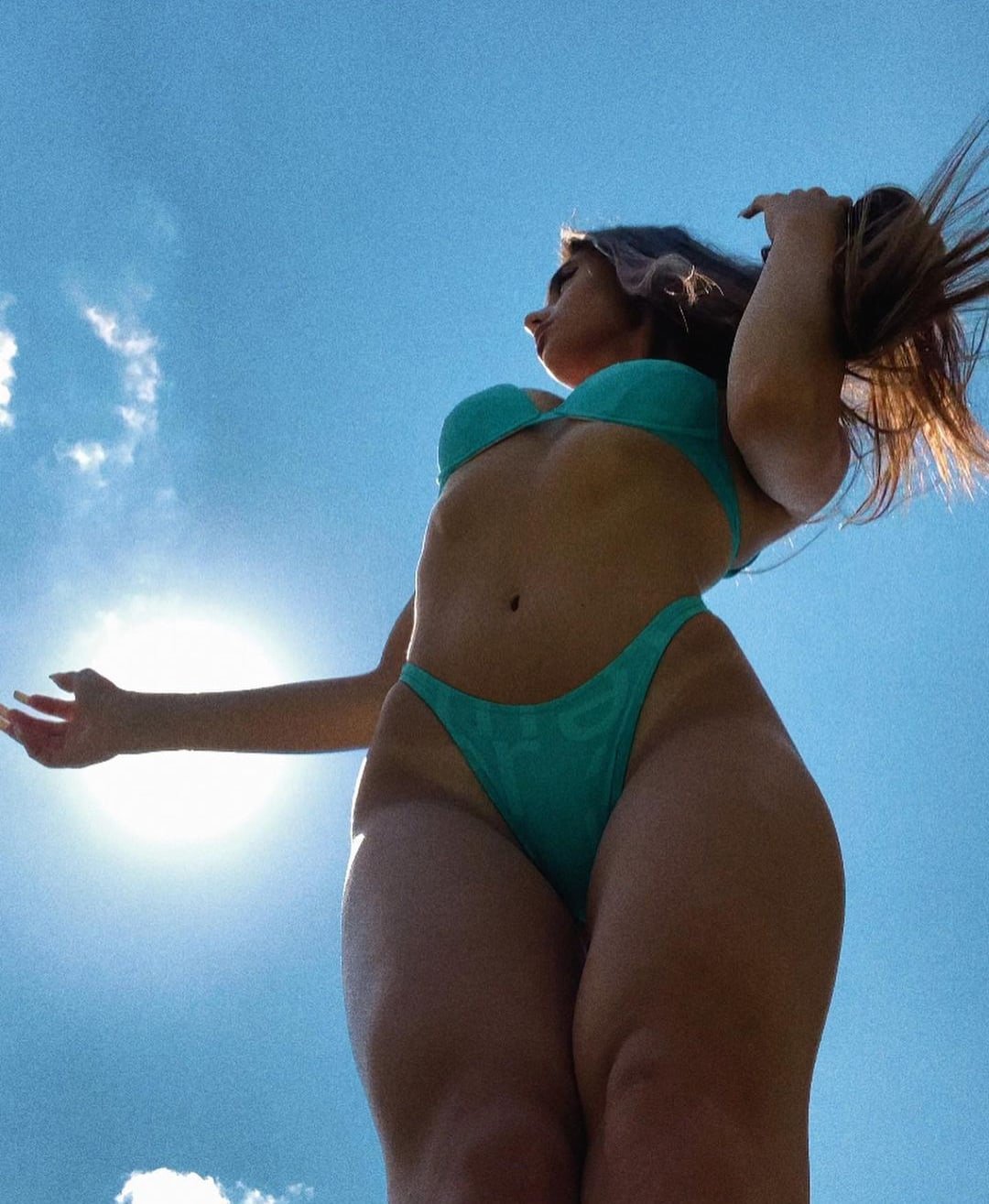 Czarująca dziewczyna