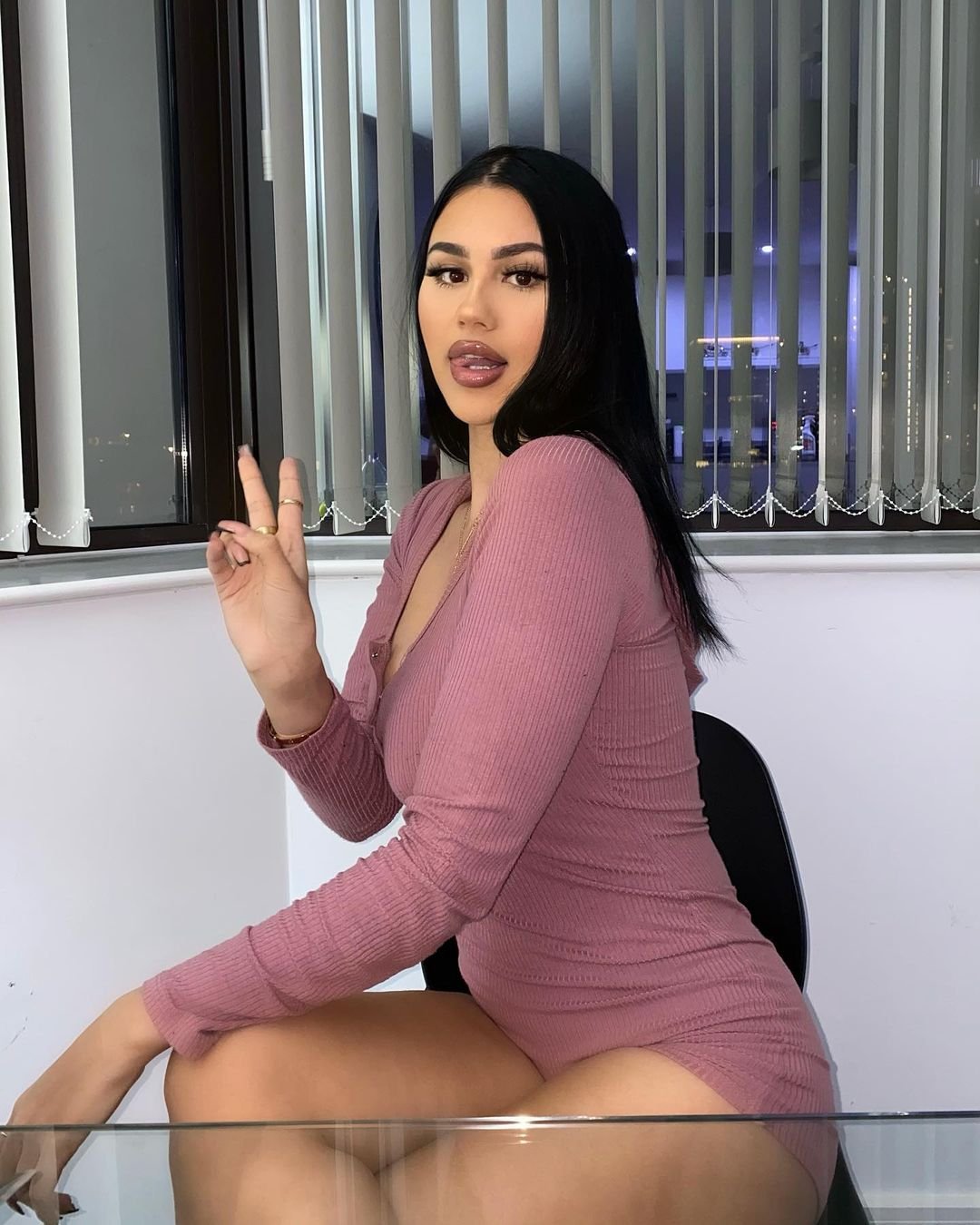 Uwodzicielska postać