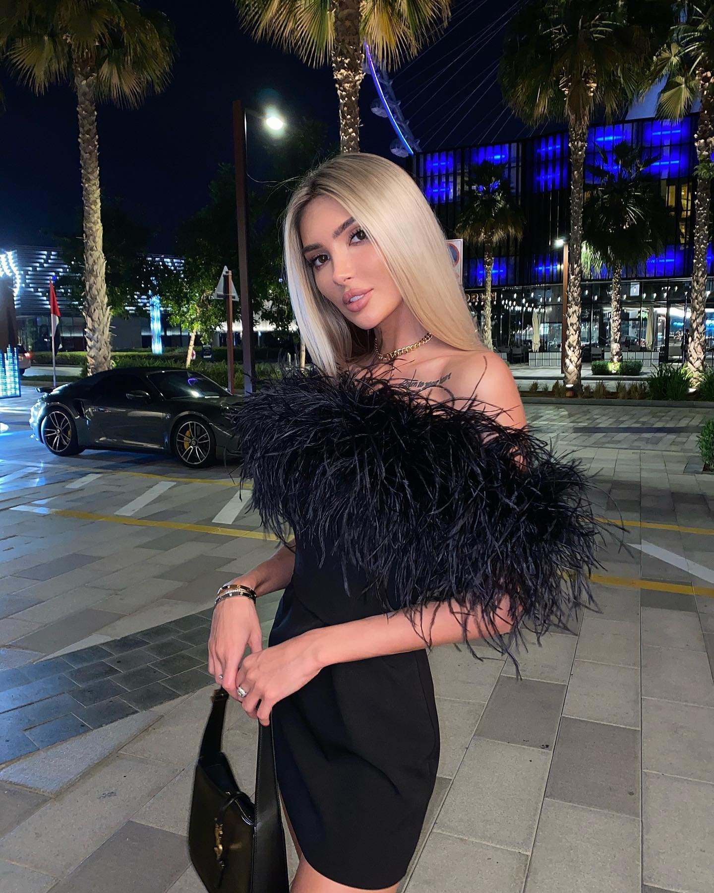 Czarująca nieznajoma