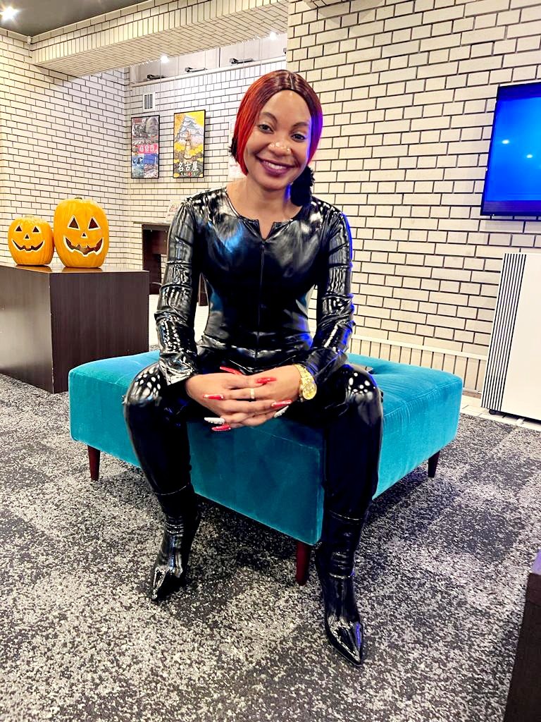 Czarująca nieznajoma