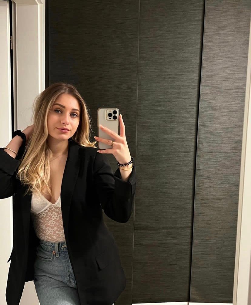 Rozpalająca modelka