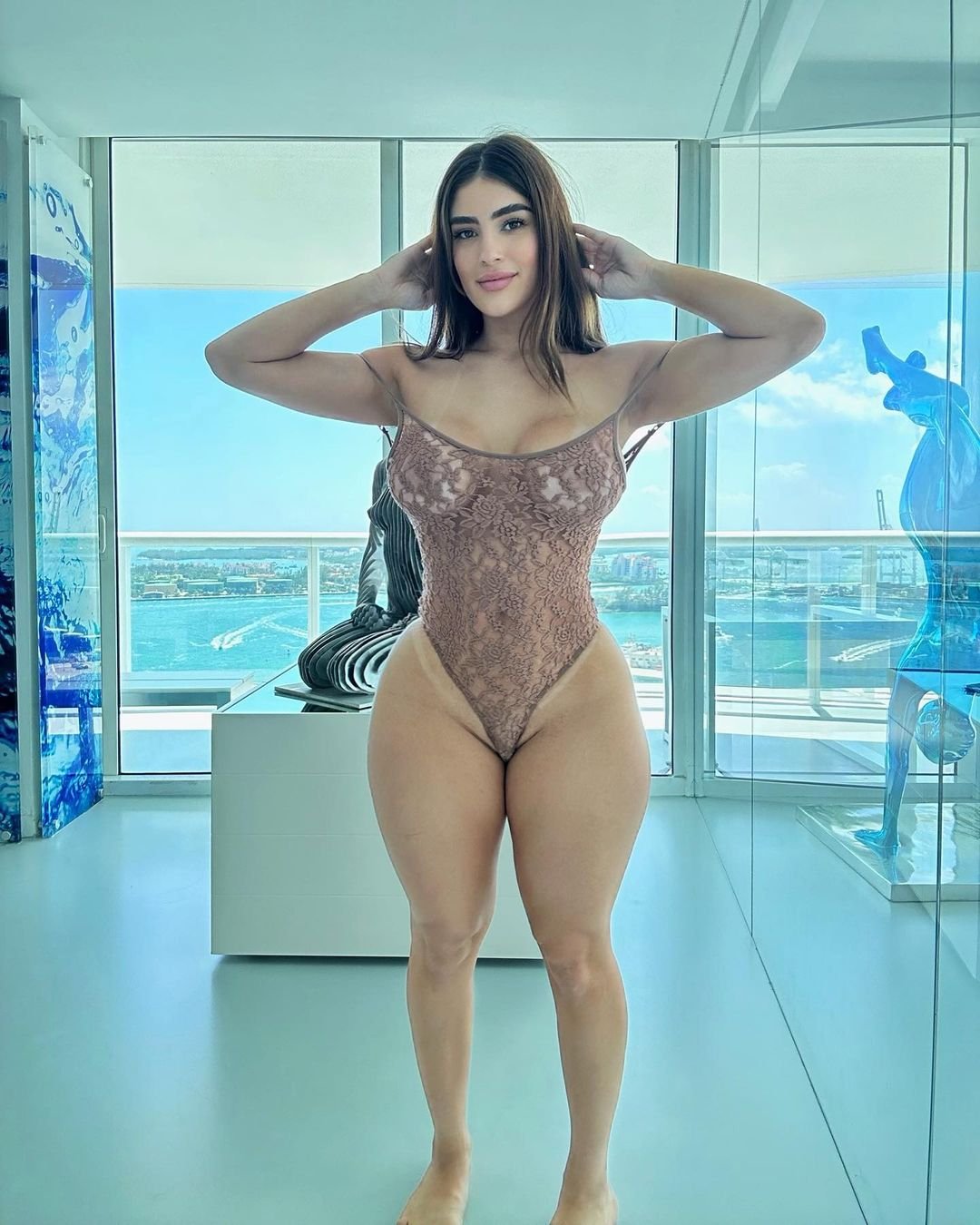 Pociągająca nieznajoma