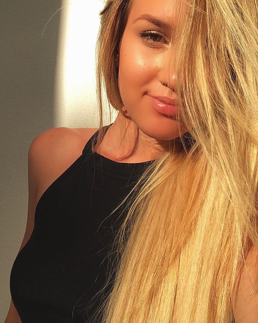 Rozpalająca modelka