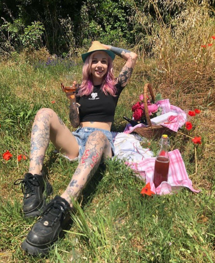 Uwodzicielska postać