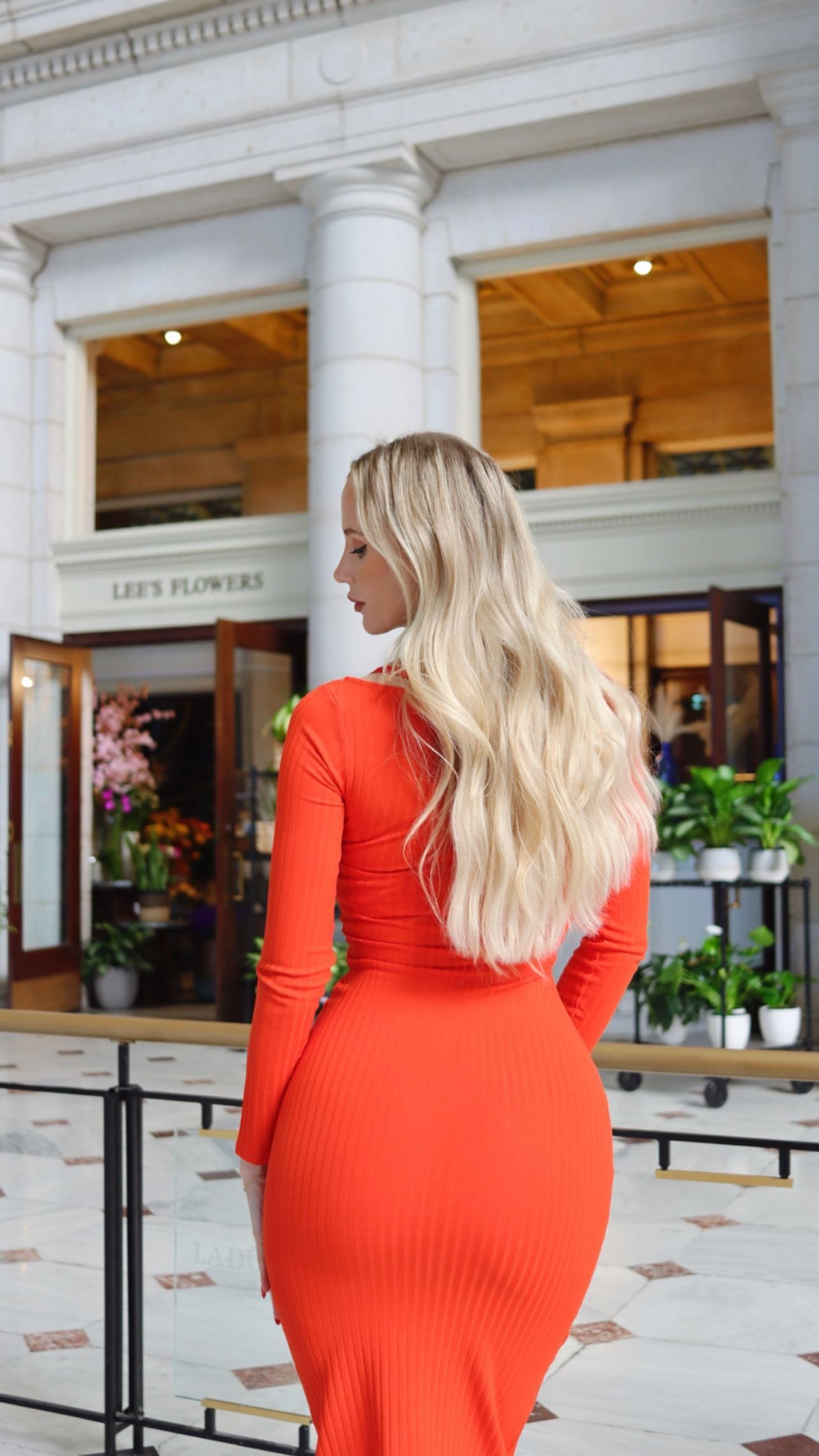 Czarująca nieznajoma