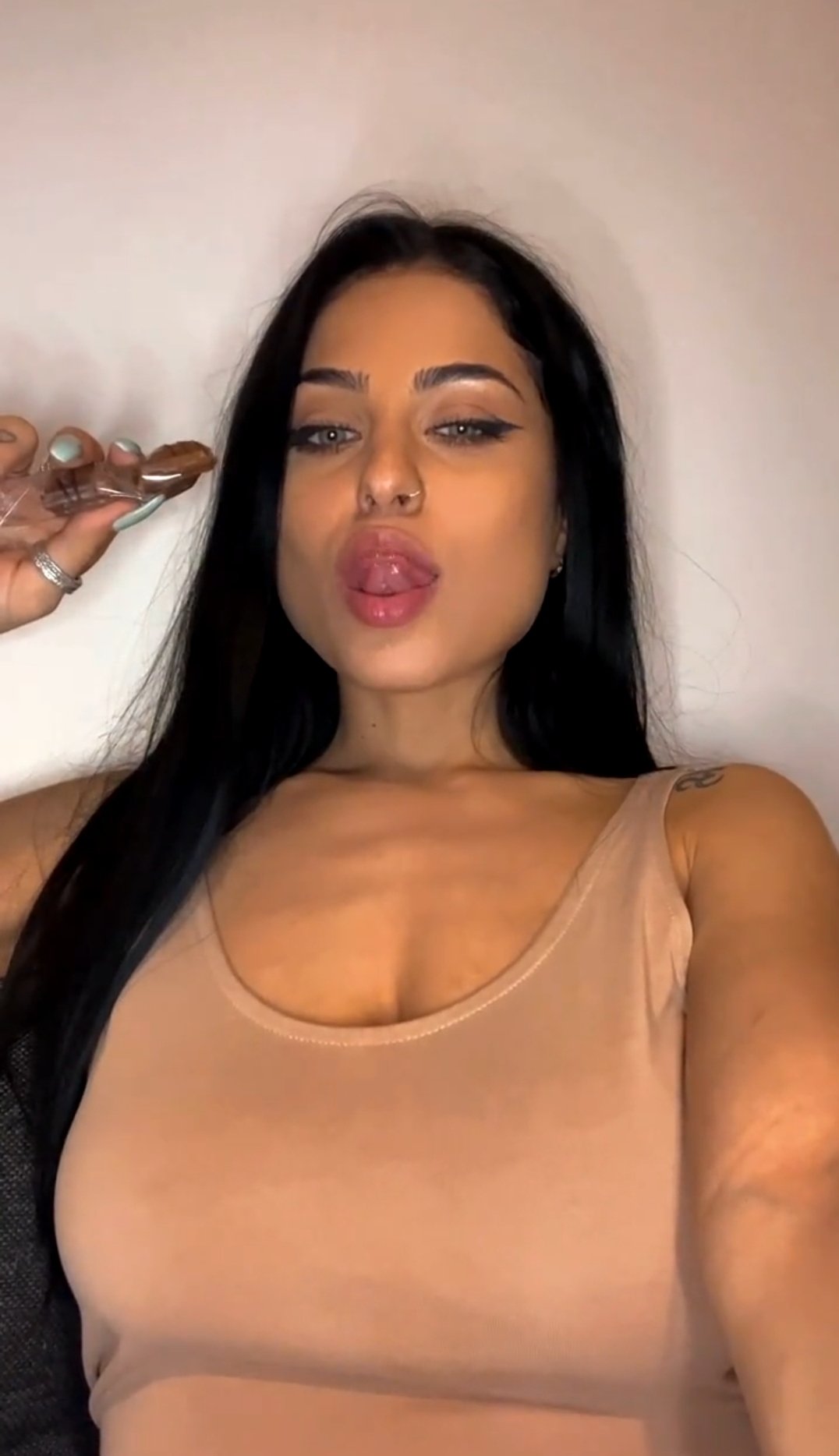 Rozpalająca nieznajoma